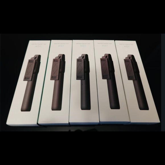 Selfie Stick With Bluetooth Remote - Picture 2 of 3